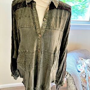 Vintage-Inspired Khaki Button Down Shirt